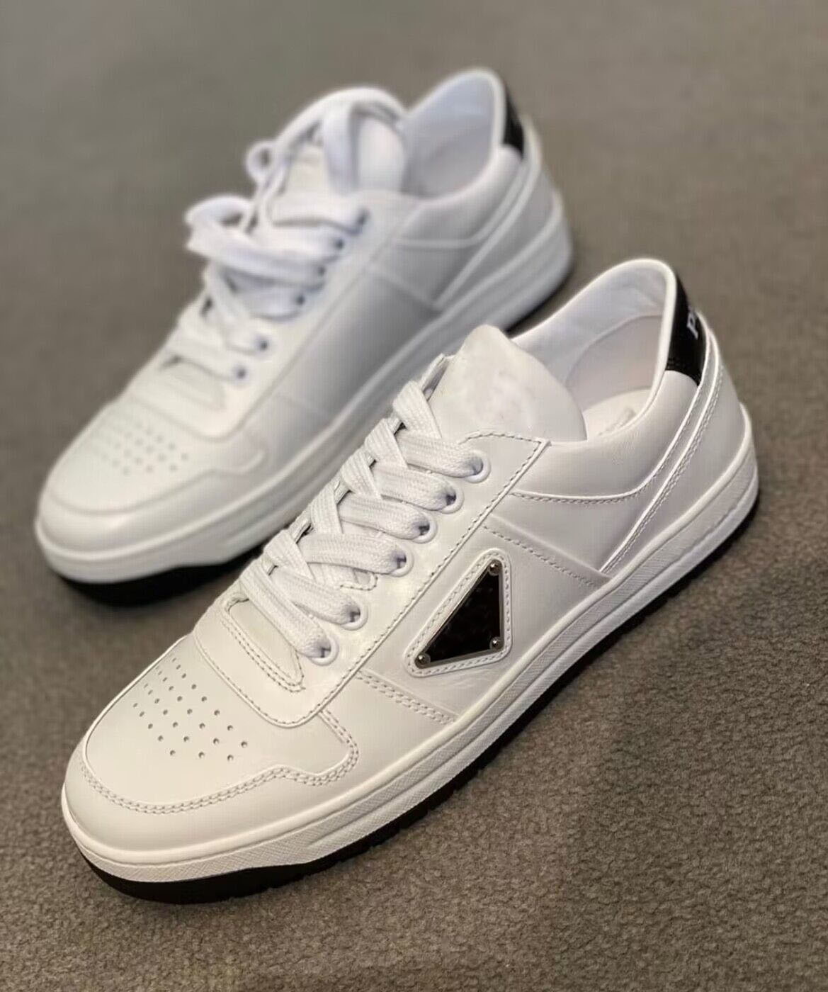 Luxury Men Downtown Perfect Sneakers Shoes Comfort Casual Men's Sports White Black Leather 23S/S Skateboard Runner Sole Tech Fabrics Trainer Box, 98
Luxury Men Downtown Perfect Sneakers Shoes Comfort Casual Men's Sports White Black Leather 23S/S Skateboard Runner Sole Tech Fabrics Trainer Box, 98