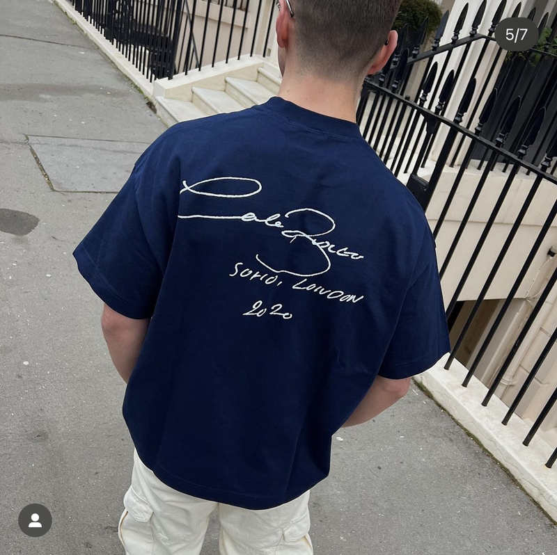 23ss Summer Men Tee Signature Vintage Print t shirt Streetwear Brown Fashion Street Casual Unisex Cotton Tshirt
23ss Summer Men Tee Signature Vintage Print t shirt Streetwear Brown Fashion Street Casual Unisex Cotton Tshirt