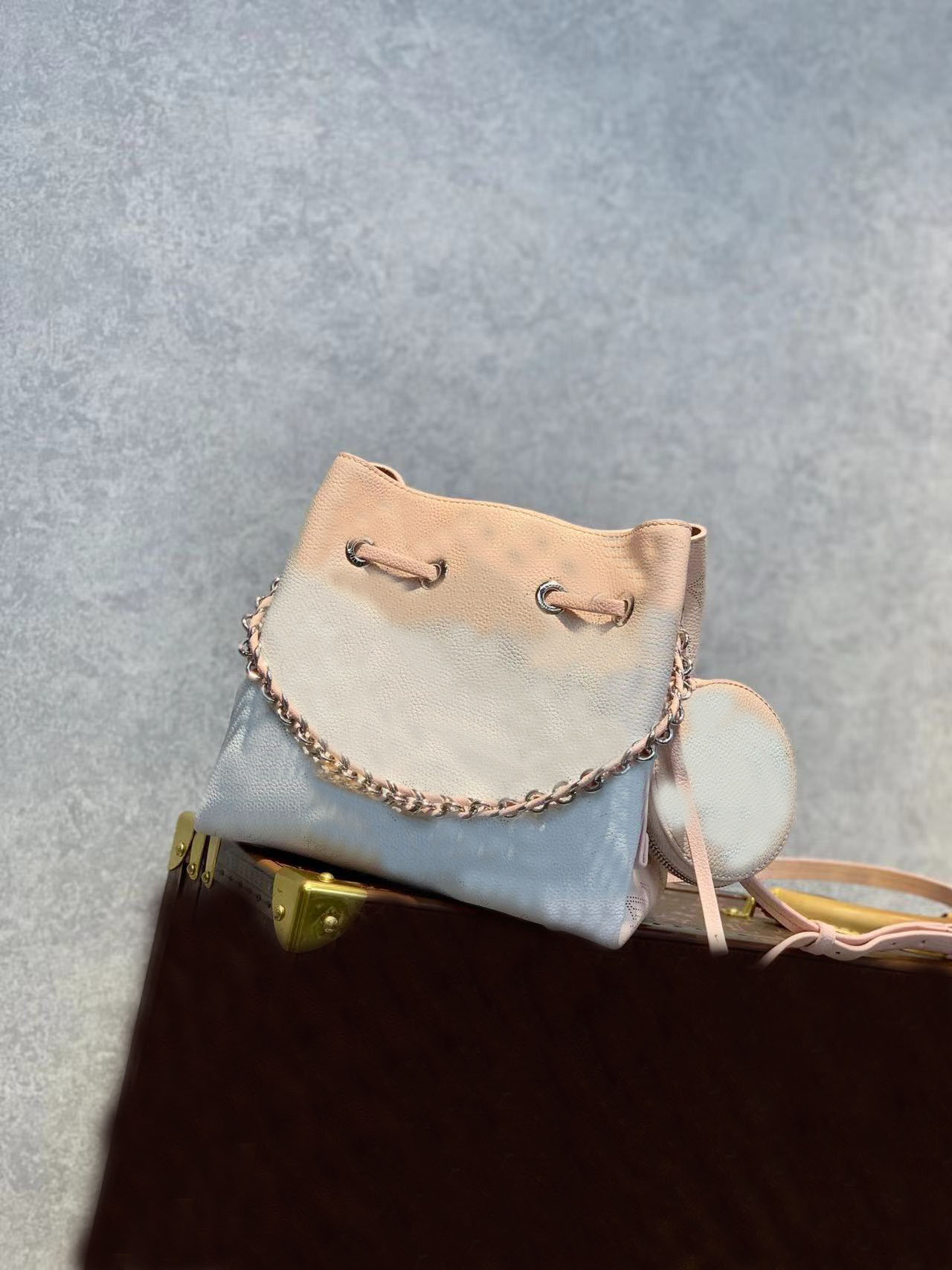 luxury designer ladies shopping bag handbag single shoulder large capacity magnetic snap button fashion all-match elegant tie, Camouflage
luxury designer ladies shopping bag handbag single shoulder large capacity magnetic snap button fashion all-match elegant tie, Camouflage