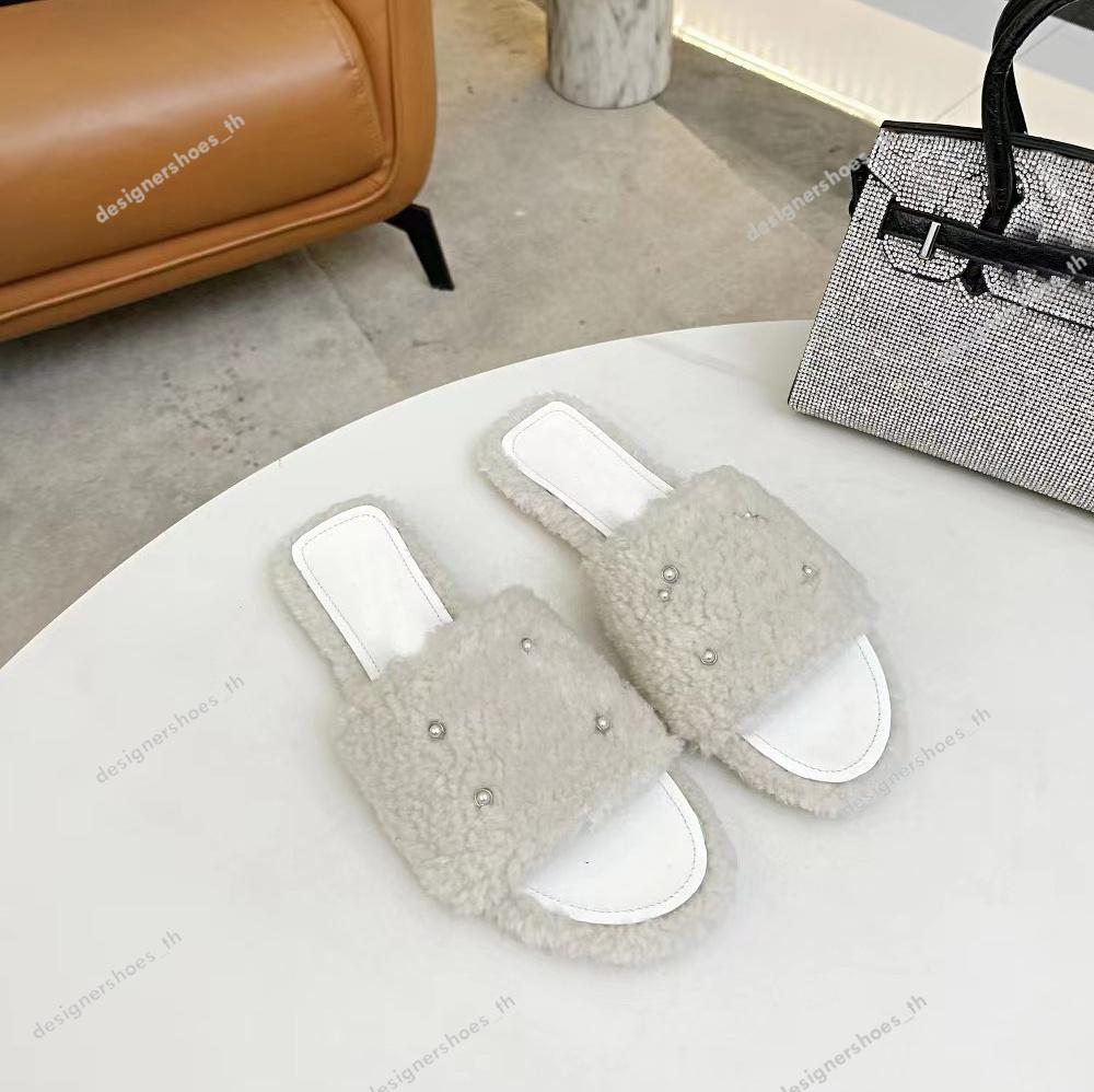 High quality Designer Slipper Women Shoe Wool Sandal Sheepskin Shoes Calfskin Embroidered Pearl Slippers Fall Winter Leather Sole Slippe With Box
High quality Designer Slipper Women Shoe Wool Sandal Sheepskin Shoes Calfskin Embroidered Pearl Slippers Fall Winter Leather Sole Slippe With Box