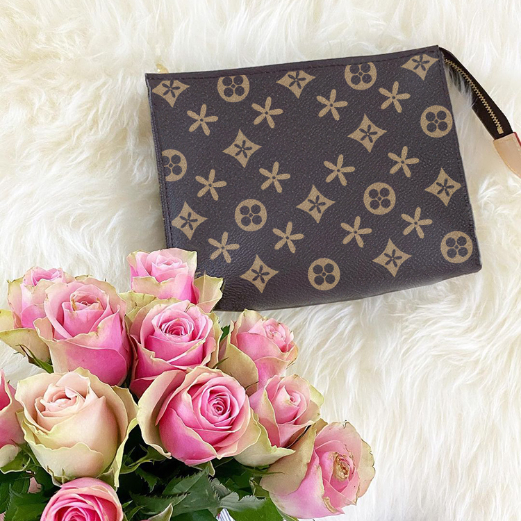 Classic trip toiletry clutch Luxury baby Designer makeup bag louiseity wash pouch Women's man purse leather handbag Shoulder tote viutonity crossbody Cosmetic Bags, Mon0gram
Classic trip toiletry clutch Luxury baby Designer makeup bag louiseity wash pouch Women's man purse leather handbag Shoulder tote viutonity crossbody Cosmetic Bags, Mon0gram
