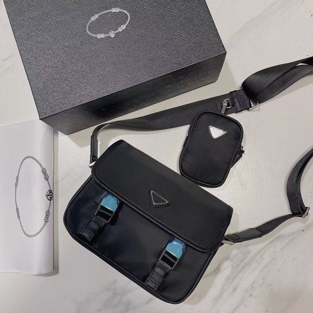 Designer Crossbody Bags men briefcases brand messenger shoulder bags new black purses ladies envelope bag Nylon mini medium handbag 2023
Designer Crossbody Bags men briefcases brand messenger shoulder bags new black purses ladies envelope bag Nylon mini medium handbag 2023