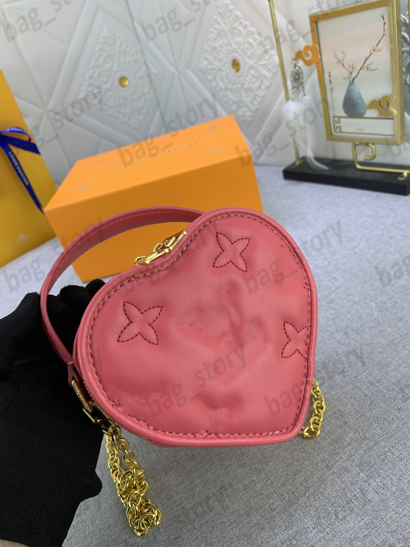 Pop My Heart Valentine's Day Mini Love Bag Pouch Monograms Quilted Soft Leather With Top Handle Removable Chain Designers Shoulder Bag M81893, Blue
Pop My Heart Valentine's Day Mini Love Bag Pouch Monograms Quilted Soft Leather With Top Handle Removable Chain Designers Shoulder Bag M81893, Blue