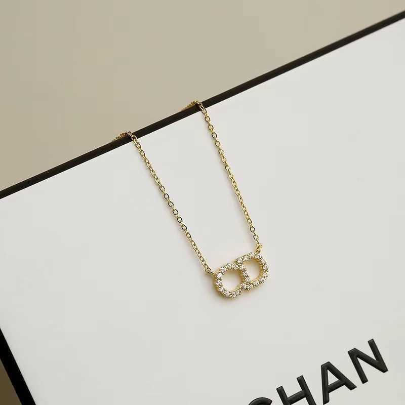 Pendant Necklaces Strands Strings CD Zircon Versatile Necklace 2023 New Women's Summer Design Feel Light Luxury Small Crowd Collar Chain Jewelry Neckchain
Pendant Necklaces Strands Strings CD Zircon Versatile Necklace 2023 New Women's Summer Design Feel Light Luxury Small Crowd Collar Chain Jewelry Neckchain