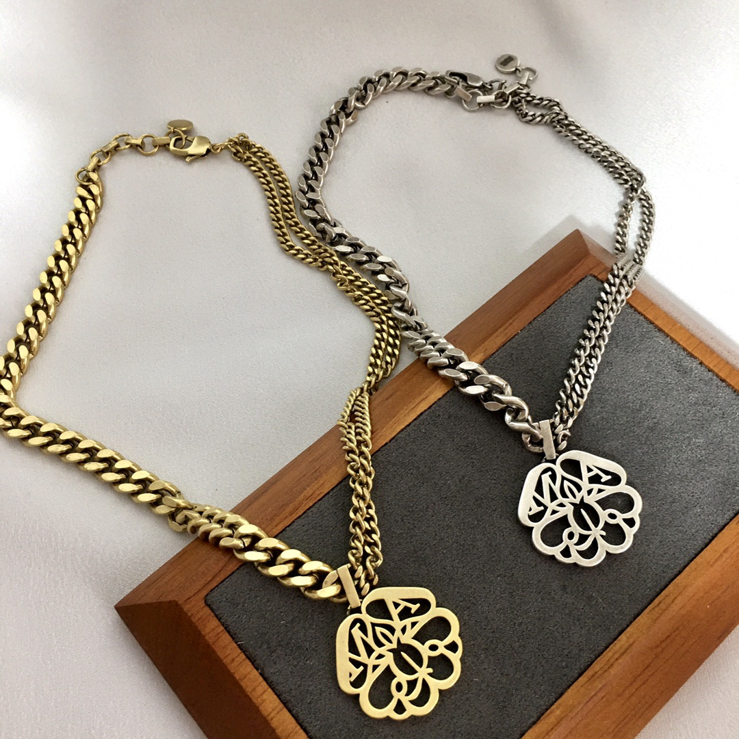 Gemstone Pearl Pendants Gold Choker Necklaces Vintage Hiphop Rock Punk Skull Skeleton Heads Thick Chain Necklace Men Women Designer Jewelry Gifts MCQN0089
Gemstone Pearl Pendants Gold Choker Necklaces Vintage Hiphop Rock Punk Skull Skeleton Heads Thick Chain Necklace Men Women Designer Jewelry Gifts MCQN0089