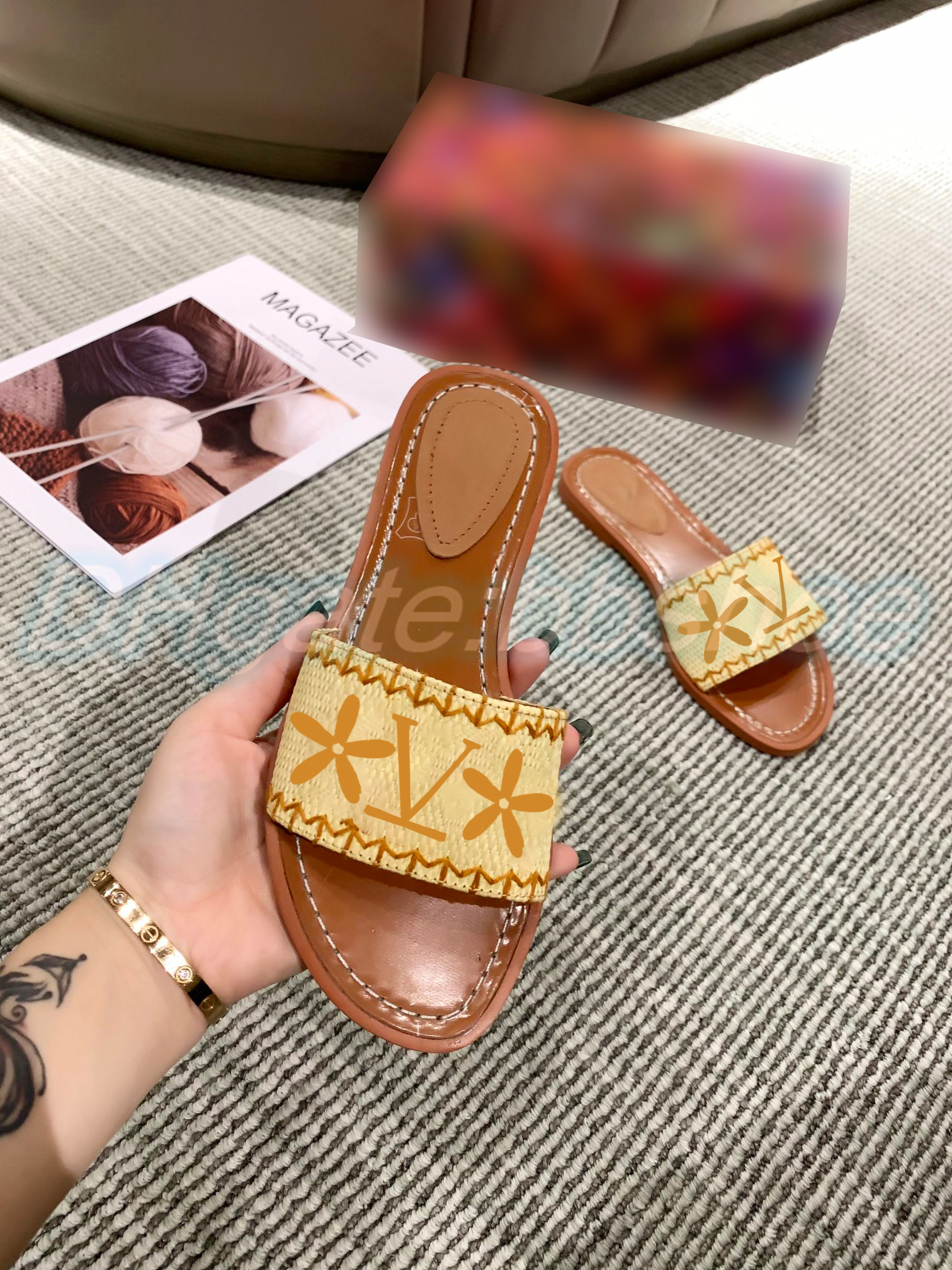Vintage Check shoe designer man sandal Italian-crafted lock it flat mule luxury slide Perforated canvas woman shoe Leather outsole gold beach flat slipper, #6
Vintage Check shoe designer man sandal Italian-crafted lock it flat mule luxury slide Perforated canvas woman shoe Leather outsole gold beach flat slipper, #6