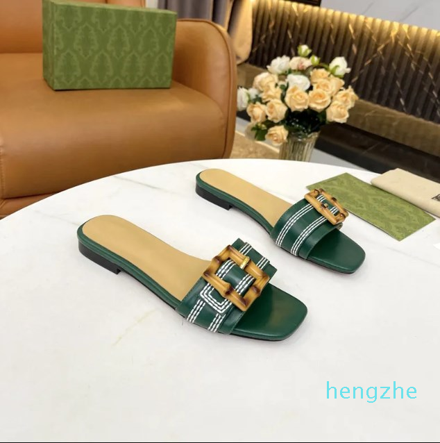 Womens Slide Sandal With Bamboo Buckle Slippers Black Emerald Leather Sandals Lady Flat Slides Summer Beach Footwear Embroidered Trim
Womens Slide Sandal With Bamboo Buckle Slippers Black Emerald Leather Sandals Lady Flat Slides Summer Beach Footwear Embroidered Trim