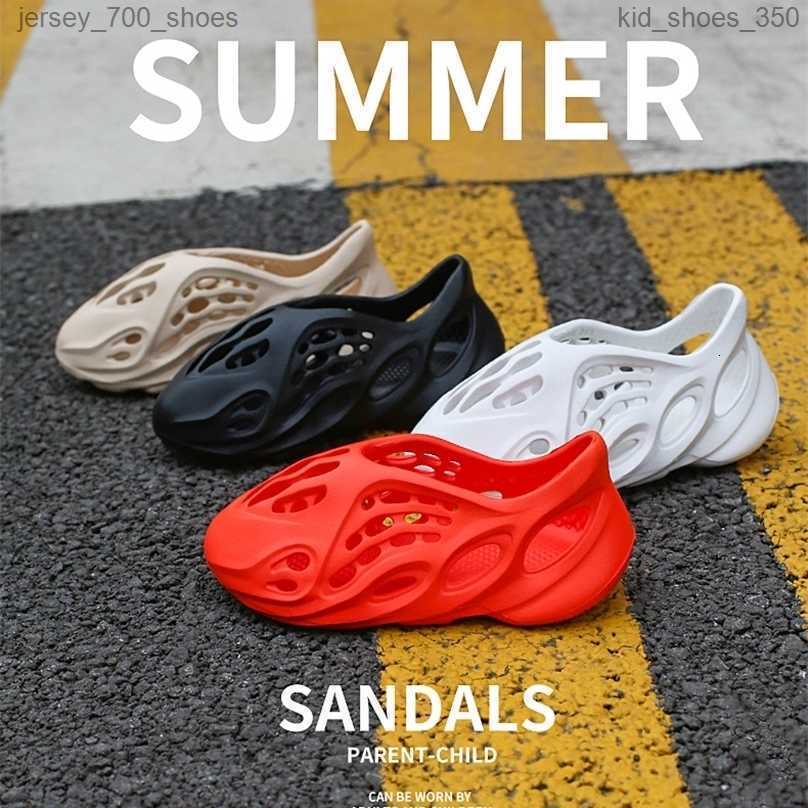 Summer Kid Slippers Boy Girl Indoor EVA high Soft Bottom Sandals Trend Slides Light Beach Shoes Slippers Home Size22-36 220426, Black
Summer Kid Slippers Boy Girl Indoor EVA high Soft Bottom Sandals Trend Slides Light Beach Shoes Slippers Home Size22-36 220426, Black
