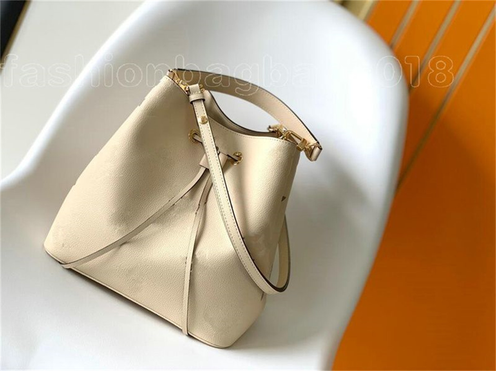 Designers NEONOE MM Bucket Bag Bicolour Embossed Luxury Monograms Leather Handbag Womens Drawstring Tote Neo Noe CrossBody Shoulder Bag for Ladies M45497 M45555
Designers NEONOE MM Bucket Bag Bicolour Embossed Luxury Monograms Leather Handbag Womens Drawstring Tote Neo Noe CrossBody Shoulder Bag for Ladies M45497 M45555