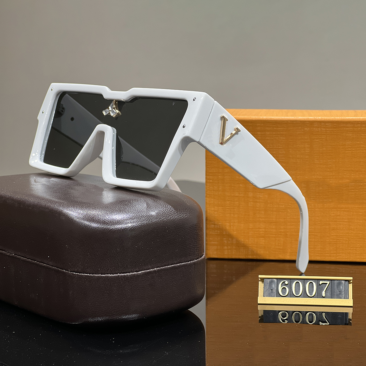 2023 Sunglasses Men designer sunglasses with box sunglasses for women Hip hop Luxury classics Fashion Matching Driving Beach shading UV protection p
2023 Sunglasses Men designer sunglasses with box sunglasses for women Hip hop Luxury classics Fashion Matching Driving Beach shading UV protection p