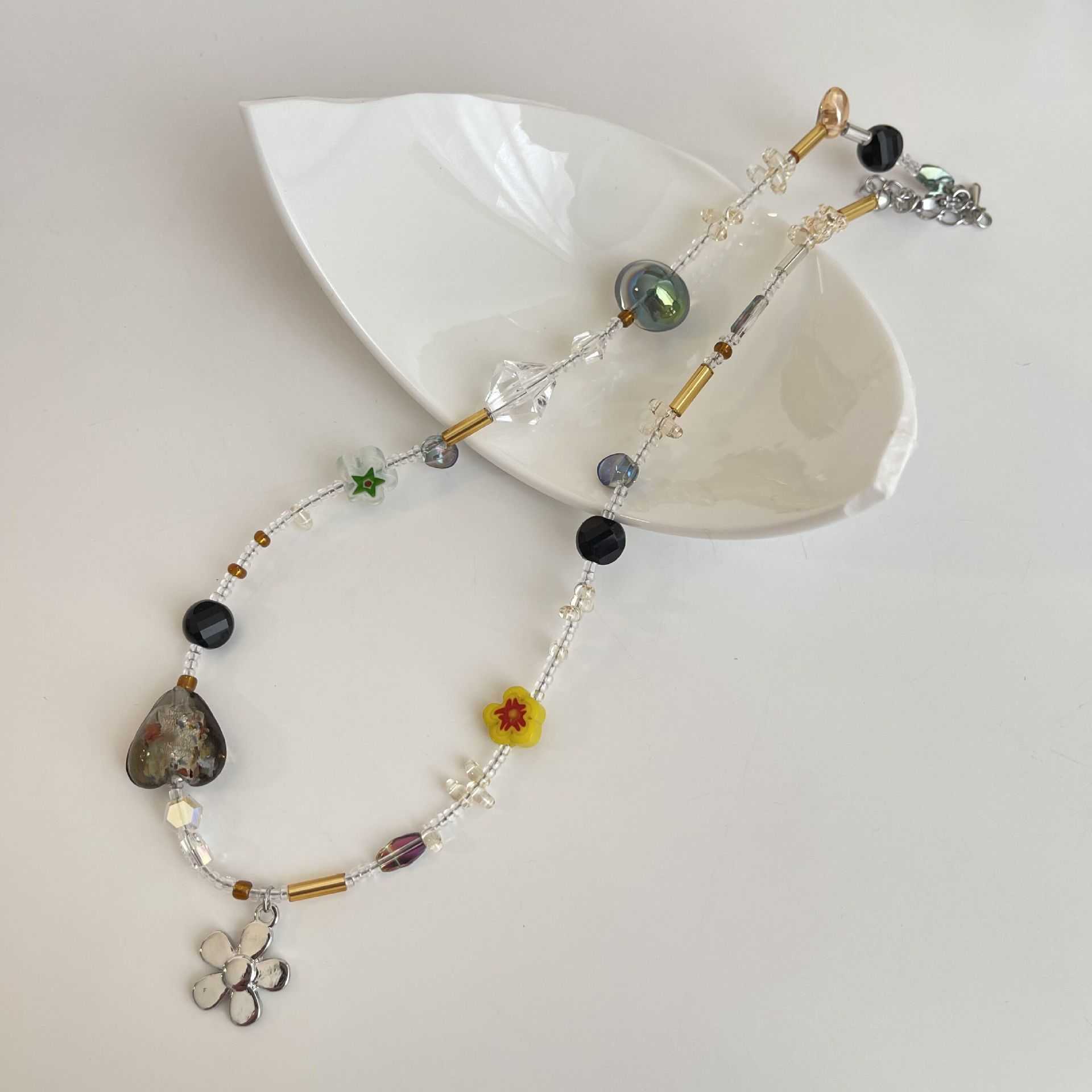 Pendant Necklaces Korean Flower Pendant Crystal Class Gravel Beaded Necklace For Women Cool Y2K Choker 2022 Fashion Jewelry Exquisite Accessory Z0321