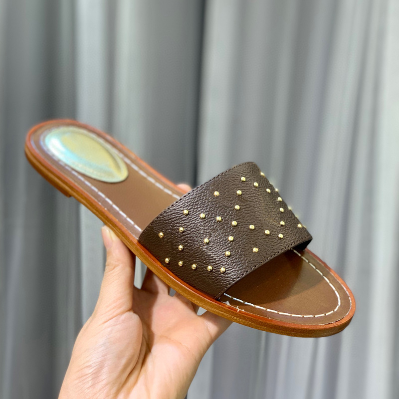 Luxury Brand Designer slippers slide thong sandal brown leather letters sandals women slipper men slides waterfront rivets Beach Slippersom 35-43 with box dust bag