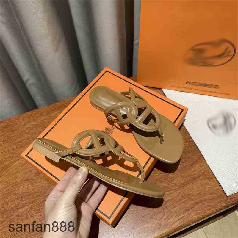 Original Designer Hemres Slippers H 72% OFF designer H-shaped slippers fashion wear flat bottom clip toe sandal slipper With logo 9AN2, Black
Original Designer Hemres Slippers H 72% OFF designer H-shaped slippers fashion wear flat bottom clip toe sandal slipper With logo 9AN2, Black