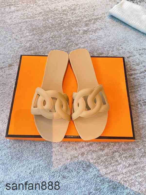 Original Designer Hemres Slippers H New designer slippers women's summer beach flat classic wild jelly chain pig nose sandals style With logo 18XX
Original Designer Hemres Slippers H New designer slippers women's summer beach flat classic wild jelly chain pig nose sandals style With logo 18XX