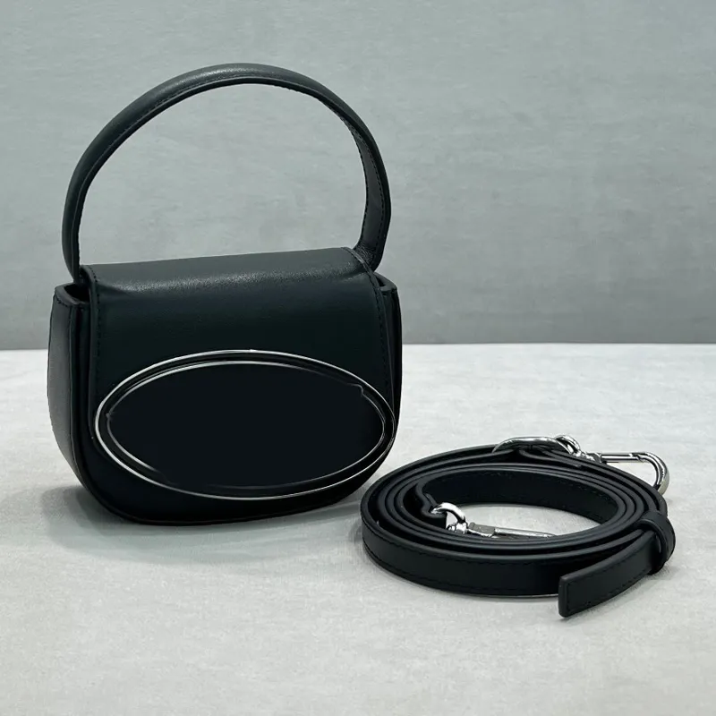 Diesels womens mini shoulder bag D logo plaque soft nappa diesel calfskin nappa leather designer woman small crossbody bags quality top handbags
Diesels womens mini shoulder bag D logo plaque soft nappa diesel calfskin nappa leather designer woman small crossbody bags quality top handbags