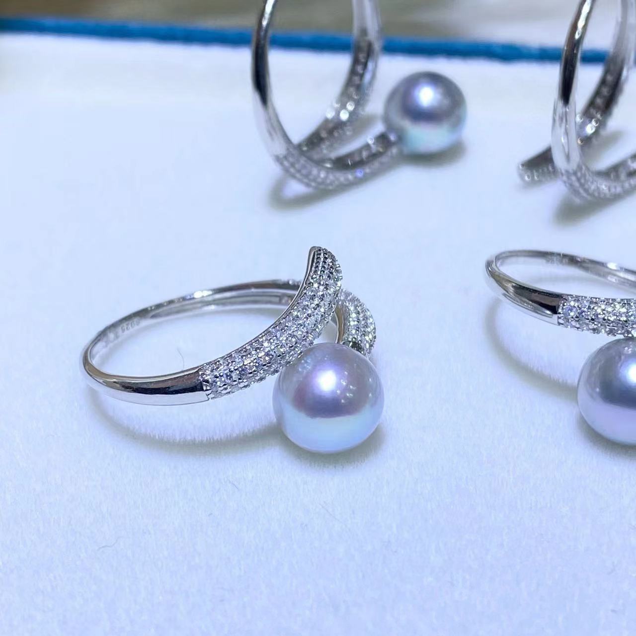 23031502 Diaomondbox Jewelry ring 7-8mm akOYA grey silver pearl WHITE gold plated sterling 925 silver FREE SIZE adjustable curve open rhinestone zircronia girl
23031502 Diaomondbox Jewelry ring 7-8mm akOYA grey silver pearl WHITE gold plated sterling 925 silver FREE SIZE adjustable curve open rhinestone zircronia girl