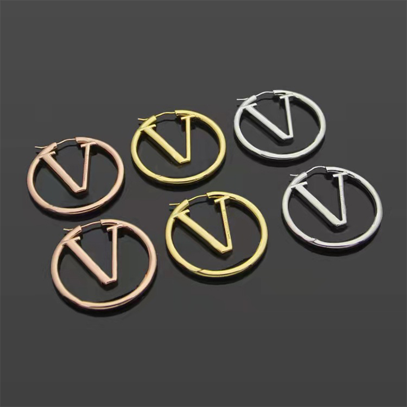 2023 Classic Luxury Hoop Popular Earrings Women's Fashion Charm Gold Silver Double Color Earrings High Quality Designer Earrings
2023 Classic Luxury Hoop Popular Earrings Women's Fashion Charm Gold Silver Double Color Earrings High Quality Designer Earrings