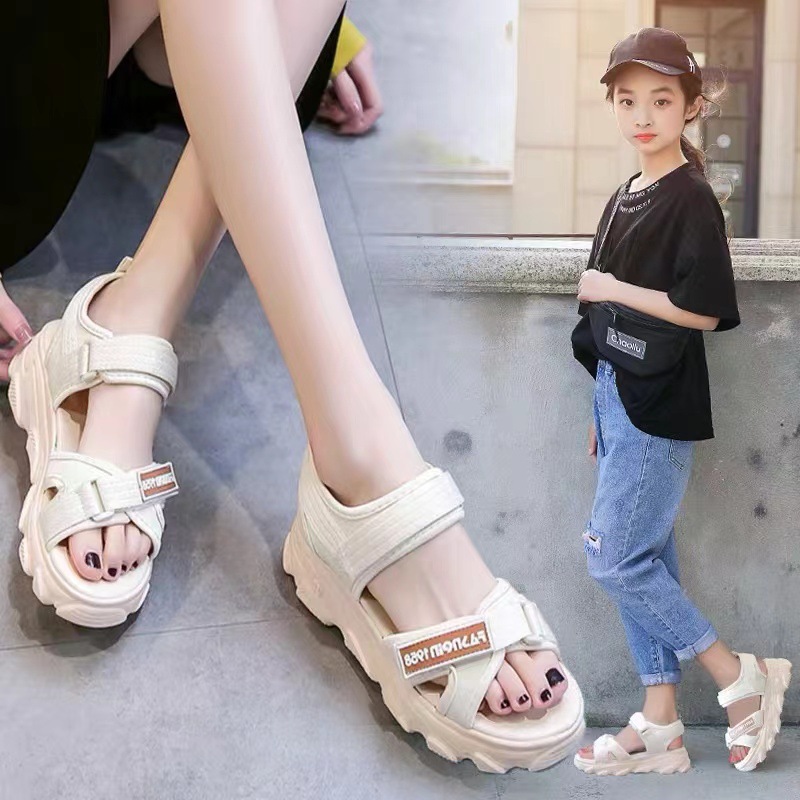 Sandals Children sandals 2022 summer new boys and girls fashion candy color beach shoes baby soft bottom sandals shoes R230220, Black
Sandals Children sandals 2022 summer new boys and girls fashion candy color beach shoes baby soft bottom sandals shoes R230220, Black
