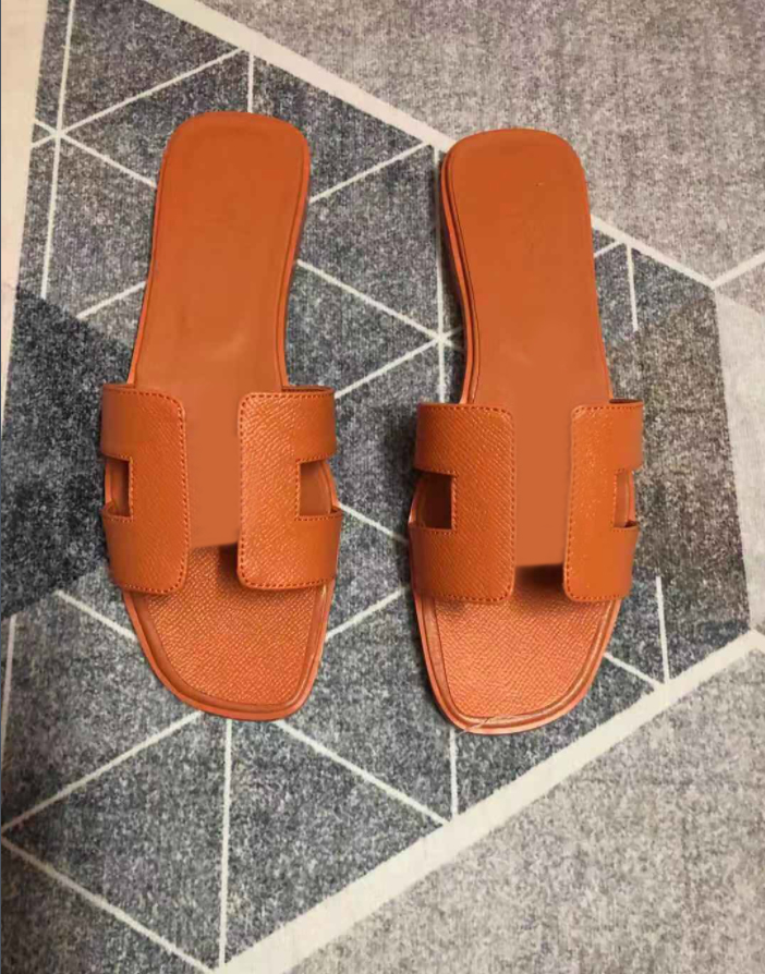 Luxury Designer Leather Ladies Sandals Summer Flat Shoes Beach Women Slippers h Letter Drag 35-42, 13 
Luxury Designer Leather Ladies Sandals Summer Flat Shoes Beach Women Slippers h Letter Drag 35-42, 13