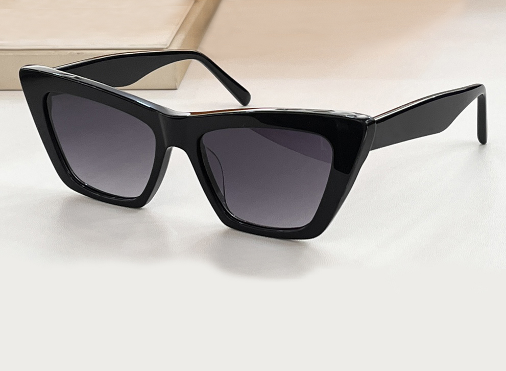 Shiny Black Fame Cat Eye Sunglasses for Women Glasses Designers Sunglasses Sonnenbrille Sun Glasses Shades UV400 Eyewear wth Box
Shiny Black Fame Cat Eye Sunglasses for Women Glasses Designers Sunglasses Sonnenbrille Sun Glasses Shades UV400 Eyewear wth Box