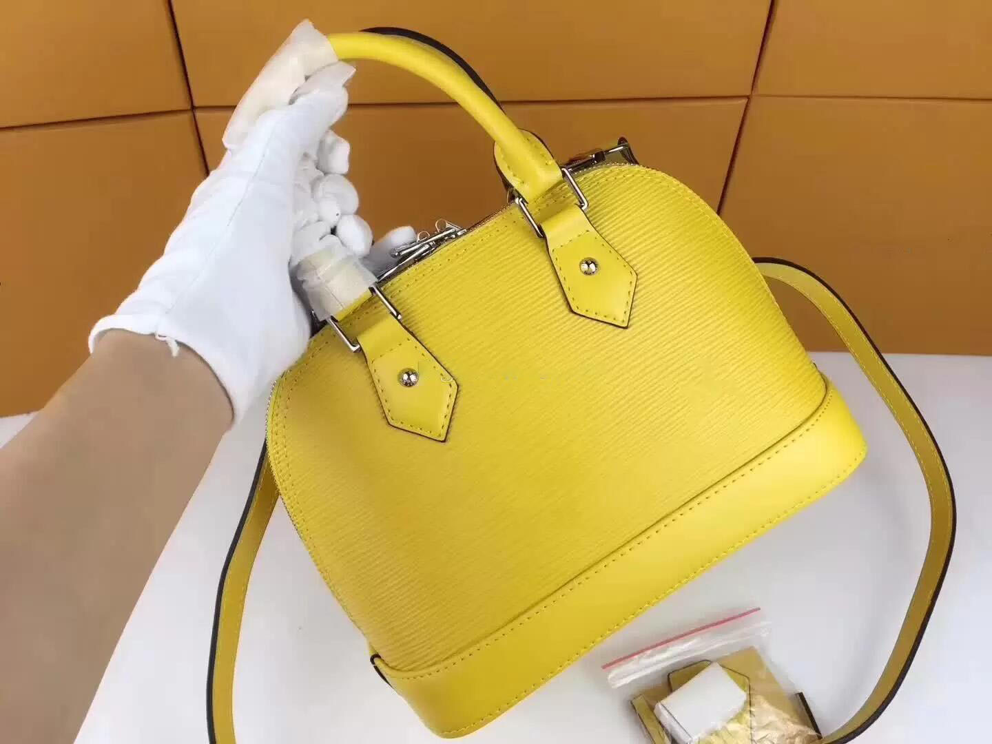 5A Top Quality ALMA BB PM Shell Bag Women Leather Handbags Flower Embossed Shoulder Bags With Lock Designer handbags Crossbody 25cm, Box
5A Top Quality ALMA BB PM Shell Bag Women Leather Handbags Flower Embossed Shoulder Bags With Lock Designer handbags Crossbody 25cm, Box