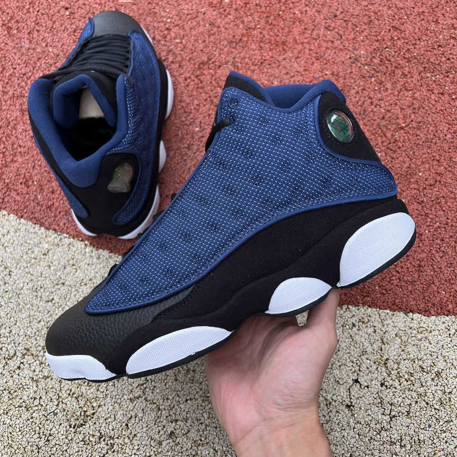 Box With 13 13s Mens basketball shoes Navy Black White University Brave Blue High Cut men women trainers sports sneakers DJ5982-400 OG
Box With 13 13s Mens basketball shoes Navy Black White University Brave Blue High Cut men women trainers sports sneakers DJ5982-400 OG