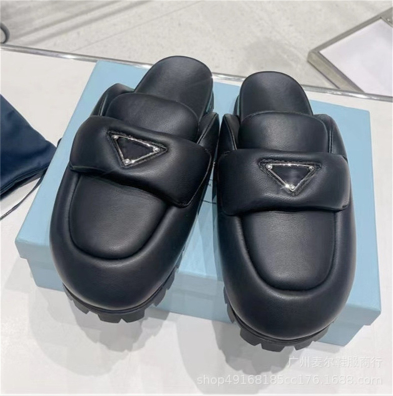 2023 Luxury Brand Triangle Logo Slippers Sandals Women Slippers New Fashion Designer Shoes Soft sheepskin Outdoor Beach Hotel Baotou Round Toe Thick bottom Non-slip, Black
2023 Luxury Brand Triangle Logo Slippers Sandals Women Slippers New Fashion Designer Shoes Soft sheepskin Outdoor Beach Hotel Baotou Round Toe Thick bottom Non-slip, Black
