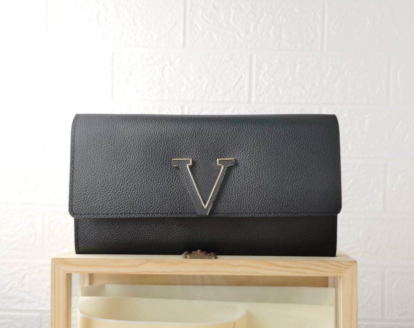 Fashion designer wallets luxury capucines purses mens womens metal Digram long card holders ladies slim money clutch bags with box, 61248#metal digram
Fashion designer wallets luxury capucines purses mens womens metal Digram long card holders ladies slim money clutch bags with box, 61248#metal digram