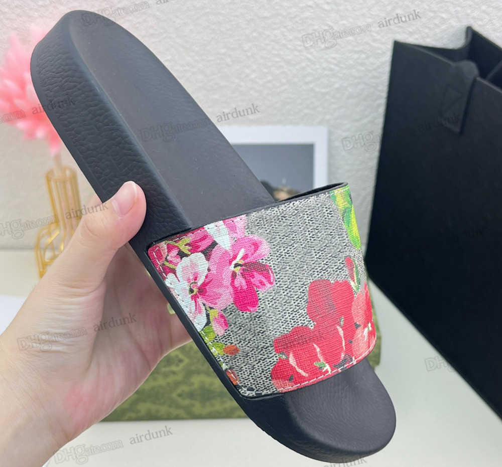Designer Slides Mens Women Slippers Summer Sandals Beach Slide Flat platform Ladies Sandali Bathroom Home Shoes gu Flip Flops Striped Causal, 22
Designer Slides Mens Women Slippers Summer Sandals Beach Slide Flat platform Ladies Sandali Bathroom Home Shoes gu Flip Flops Striped Causal, 22