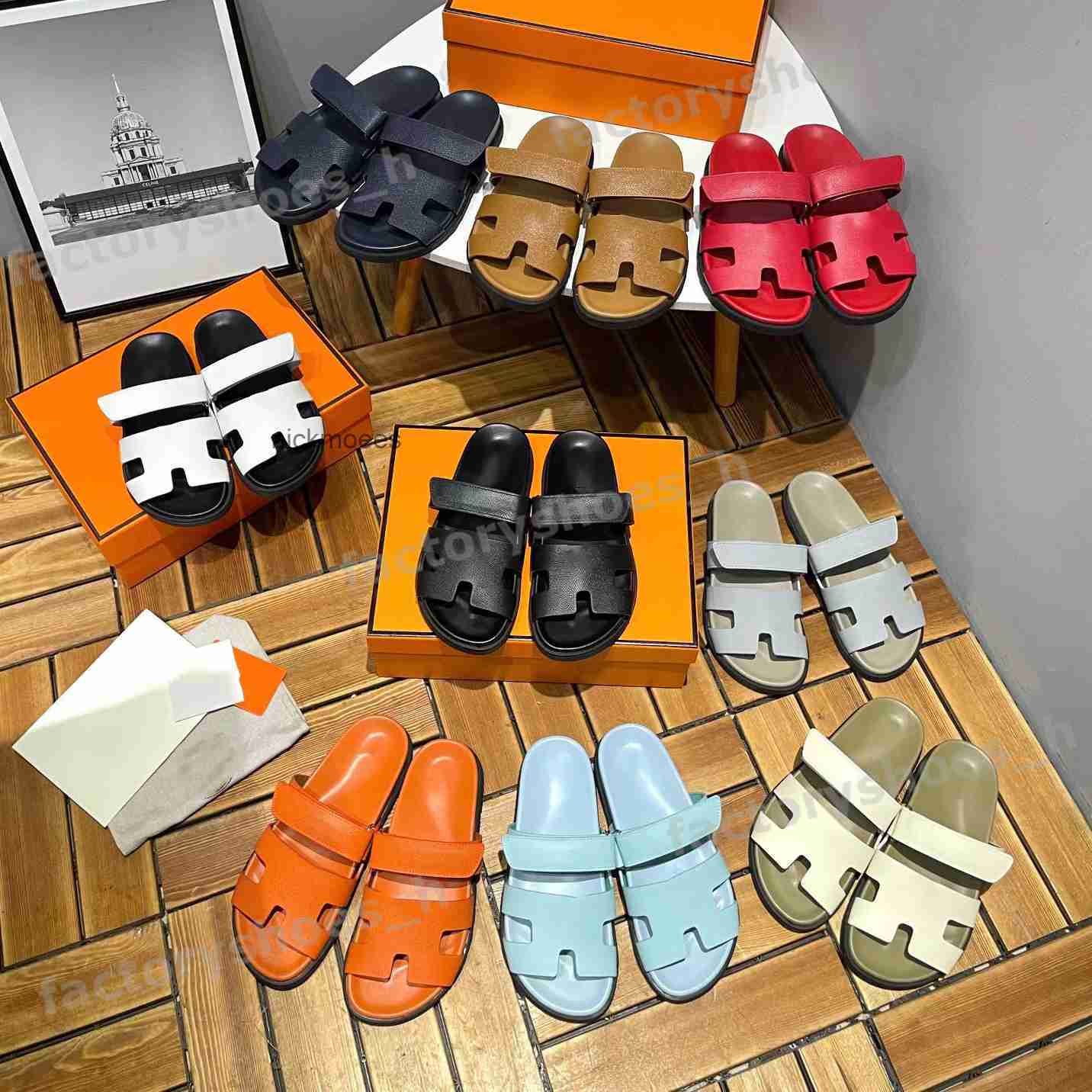 Designer Sandal Chypre Slippers Men Women Leather Slipper Suede Slides Rubber Flat Sandals Casual Couples Slide Classic Summer Beach Flip
Designer Sandal Chypre Slippers Men Women Leather Slipper Suede Slides Rubber Flat Sandals Casual Couples Slide Classic Summer Beach Flip