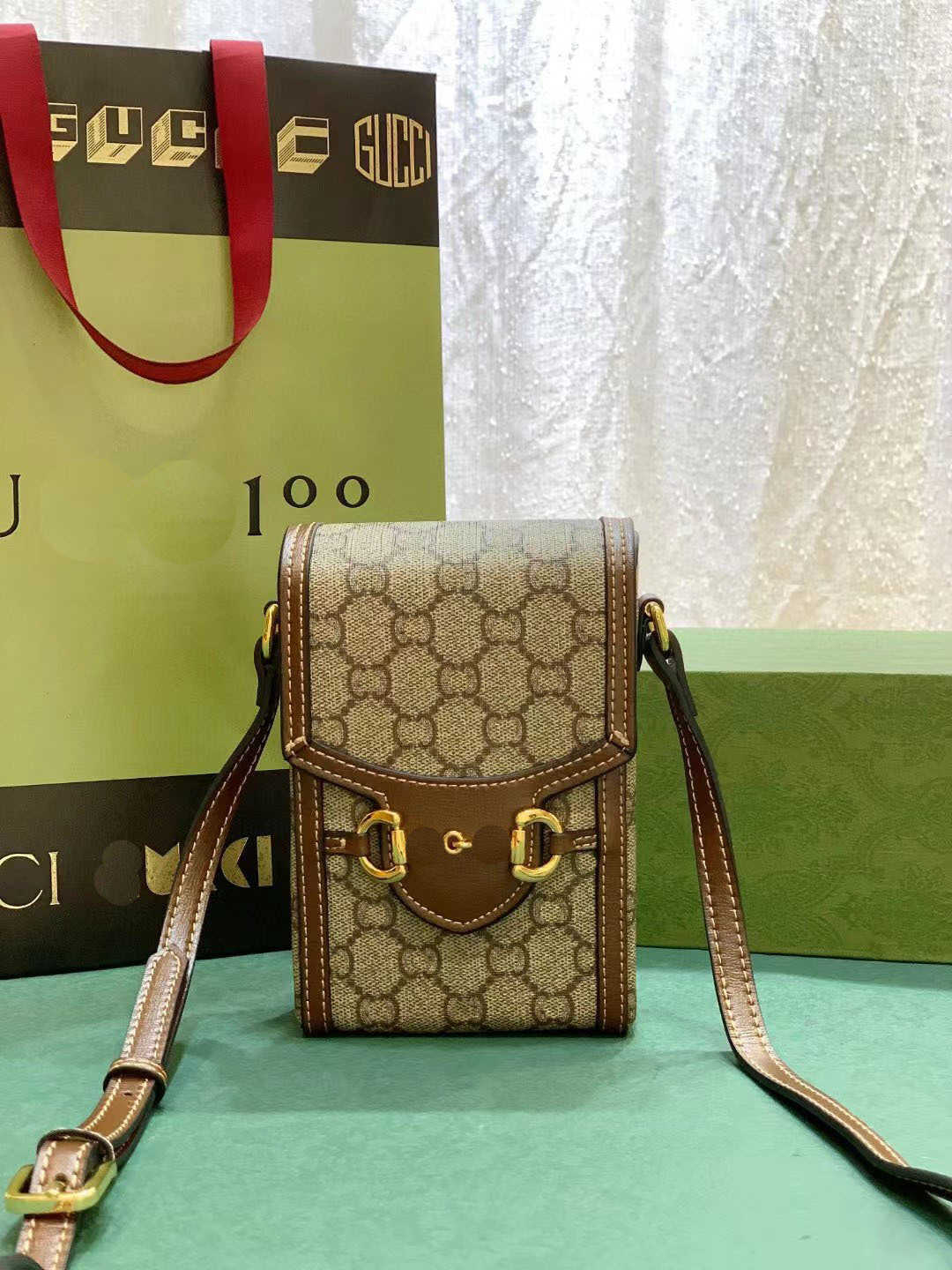 Evening Bags 1955 Marquis Mobile Phone Bag Crossbody Bag 2023 Spring Popular Mini Bag Women's Leather Versatile 625615, Pvc caffeine
Evening Bags 1955 Marquis Mobile Phone Bag Crossbody Bag 2023 Spring Popular Mini Bag Women's Leather Versatile 625615, Pvc caffeine