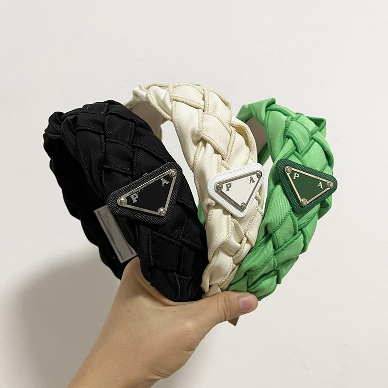 Designer Black Headband Fashion Girl Hair Hoop Simple Hairband Brand Fabric triangle Headband Spring Gift Headwear White Hairband Romantic Women
Designer Black Headband Fashion Girl Hair Hoop Simple Hairband Brand Fabric triangle Headband Spring Gift Headwear White Hairband Romantic Women