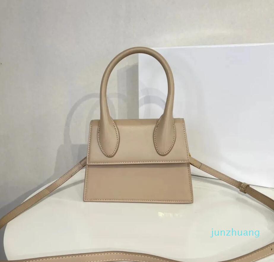 Fashion Bags Top Women Handbags Cross Body Bags designer Circle Hand Design High-grade Texture Single Shoulder Messenger Cowhide Thin Shoulder 011, Blue 18cm
Fashion Bags Top Women Handbags Cross Body Bags designer Circle Hand Design High-grade Texture Single Shoulder Messenger Cowhide Thin Shoulder 011, Blue 18cm