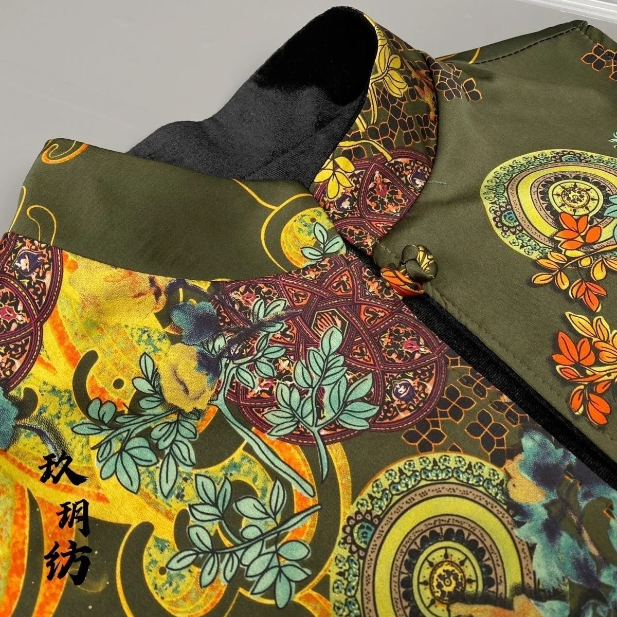 Women's Vests Women's Spring and Autumn Clothes With Double Vest Collar Buckle Retro Tang Suit Vest Jacquard Velvet Sleeveless Coat 230322