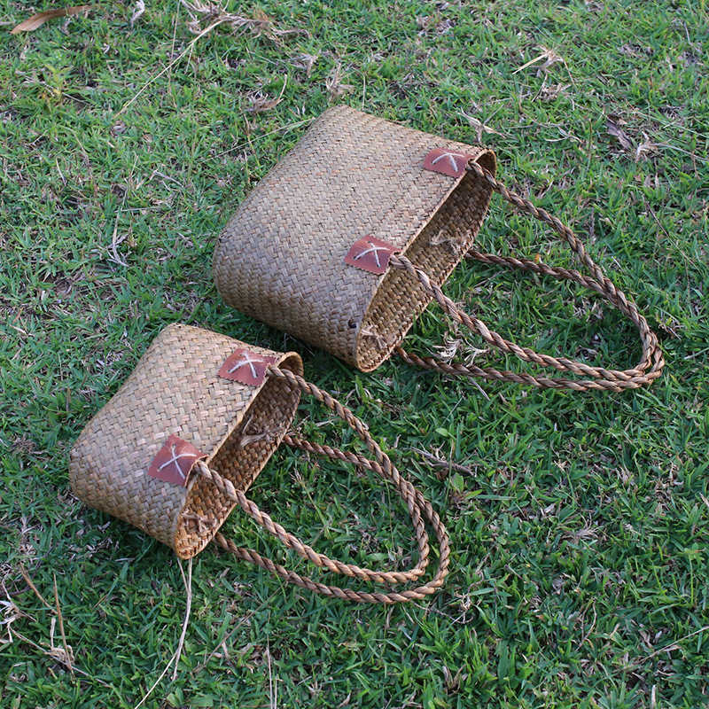 Seagrass woven flower basket Western gift framed flower basket Home storage basket Carrying vegetable basket