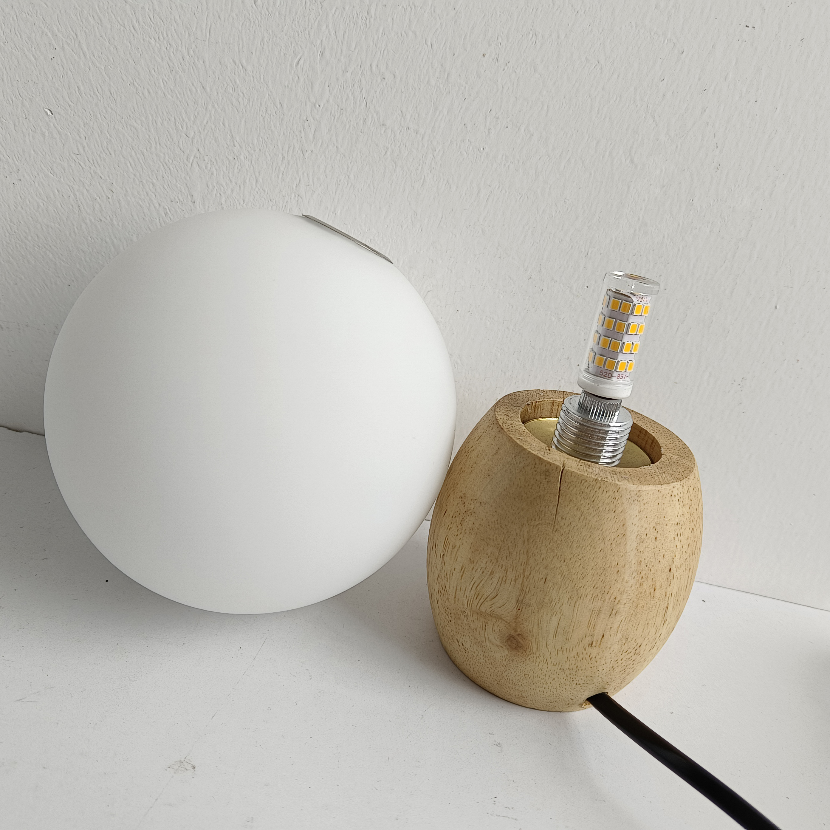Bedside lamp Wooden Table Lamp Featuring a Clear Glass Enclosure Ideal for Relaxing Ambiance AC85-265V