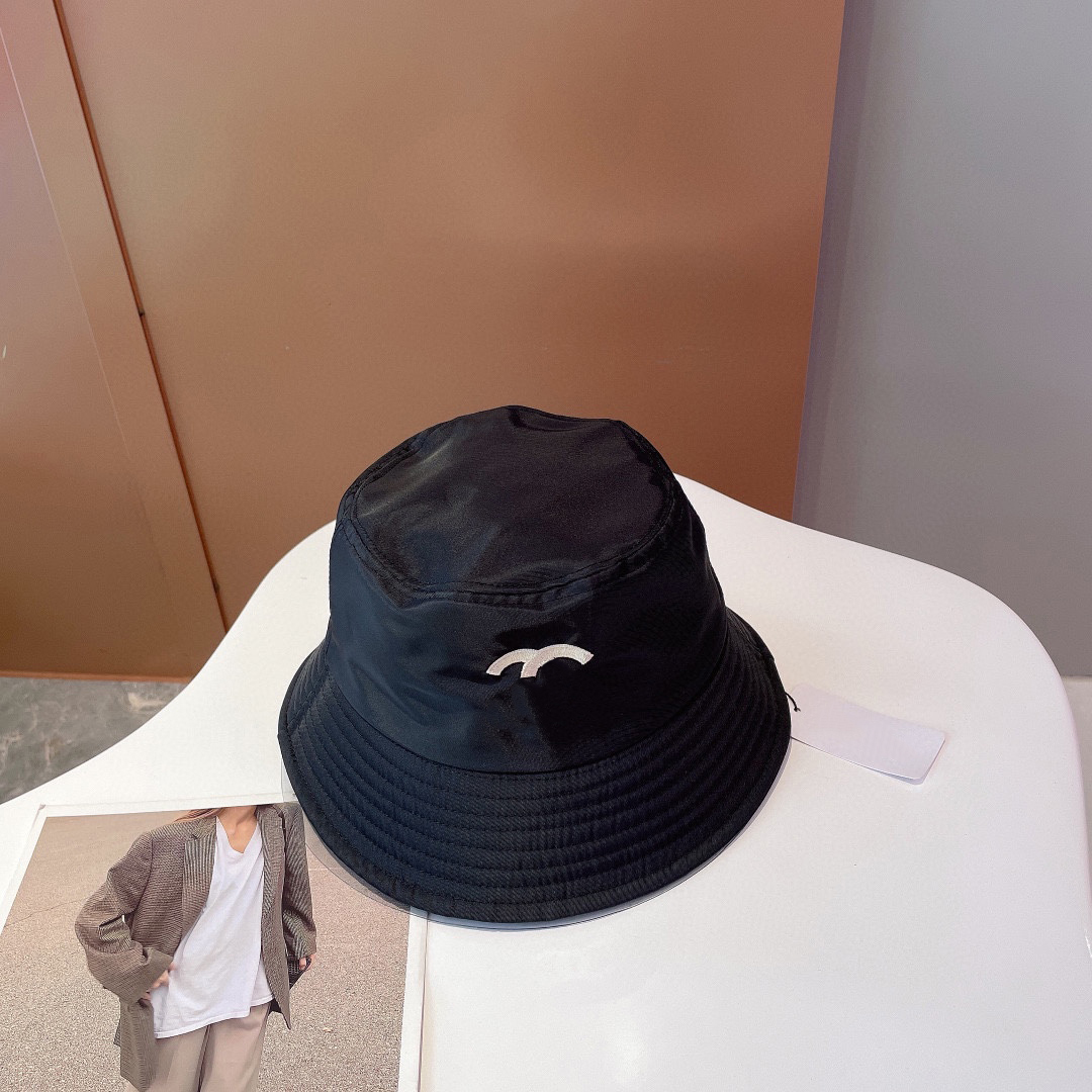 Classic Shade bucket hat designers hats luxury sunshade men and women Elegant charm fashion trend Casual four Seasons gift summer hat very good, Pink
Classic Shade bucket hat designers hats luxury sunshade men and women Elegant charm fashion trend Casual four Seasons gift summer hat very good, Pink