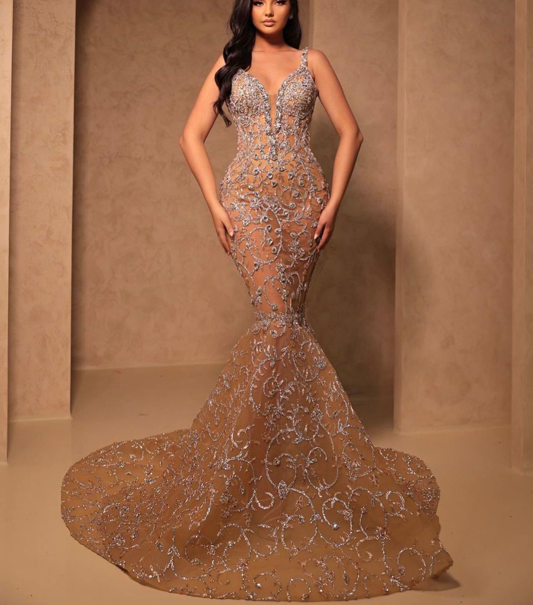 Luxury Mermaid Evening Dresses Sleeveless V Neck Strasp Beaded Appliques Sequins Diamonds Zipper Floor Length Prom Dresses Formal Gowns Plus Size Gown