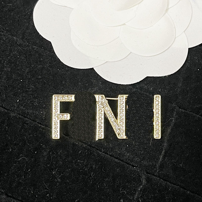 Luxury Jewelry Brooches Wedding Party Vintage Diamond Letter Brooch 18k Gold Lapel Pins Women Men Badge Brooch Romantic Brand Europe Accessory Pins 
Luxury Jewelry Brooches Wedding Party Vintage Diamond Letter Brooch 18k Gold Lapel Pins Women Men Badge Brooch Romantic Brand Europe Accessory Pins