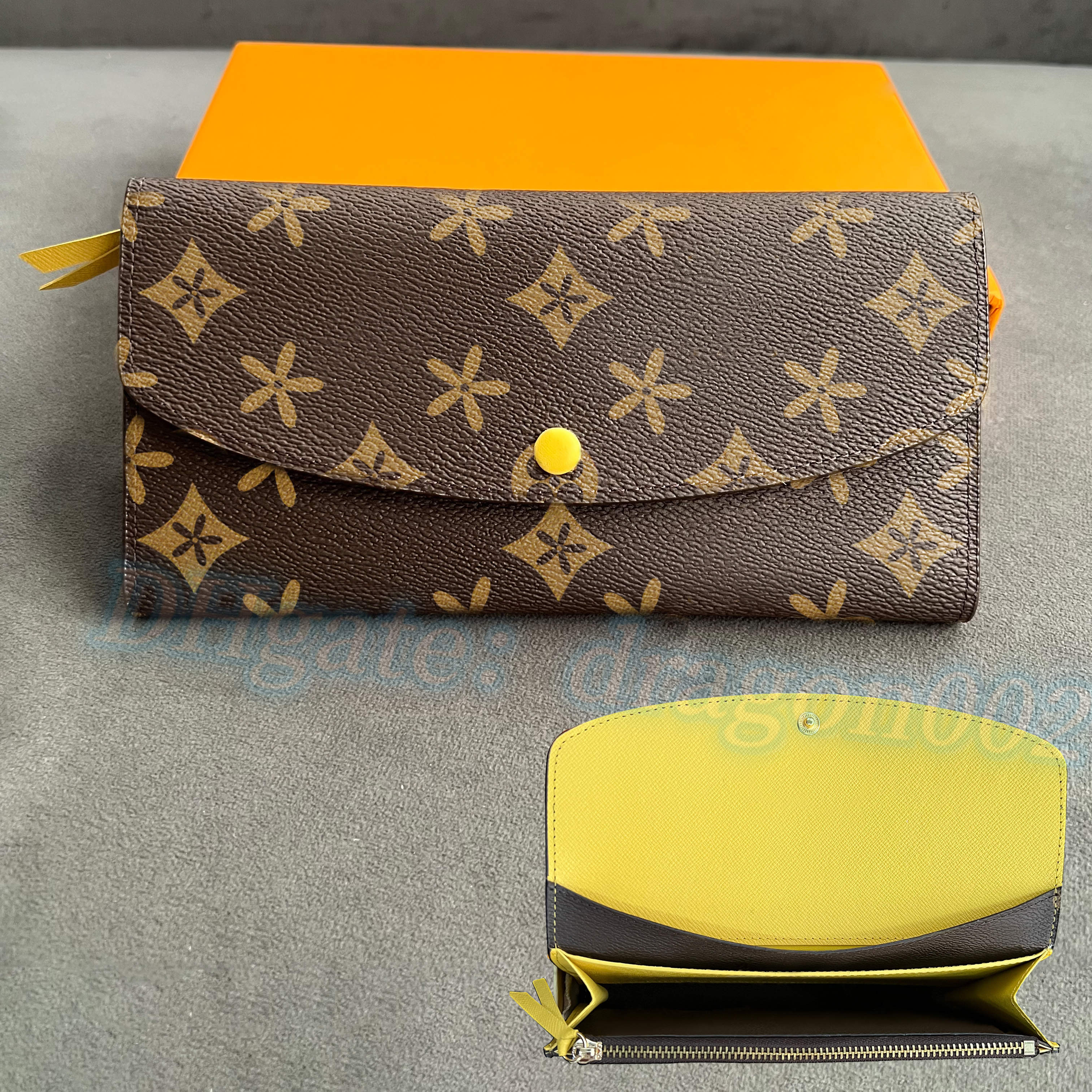 High quality 2023 Women's Coin Purses M60697 Emilie long wallet mans Purse card holders 4 credit card slots Luxury Designer button Man Wallets cardholder key pouch Bag, Mon0gram red
High quality 2023 Women's Coin Purses M60697 Emilie long wallet mans Purse card holders 4 credit card slots Luxury Designer button Man Wallets cardholder key pouch Bag, Mon0gram red
