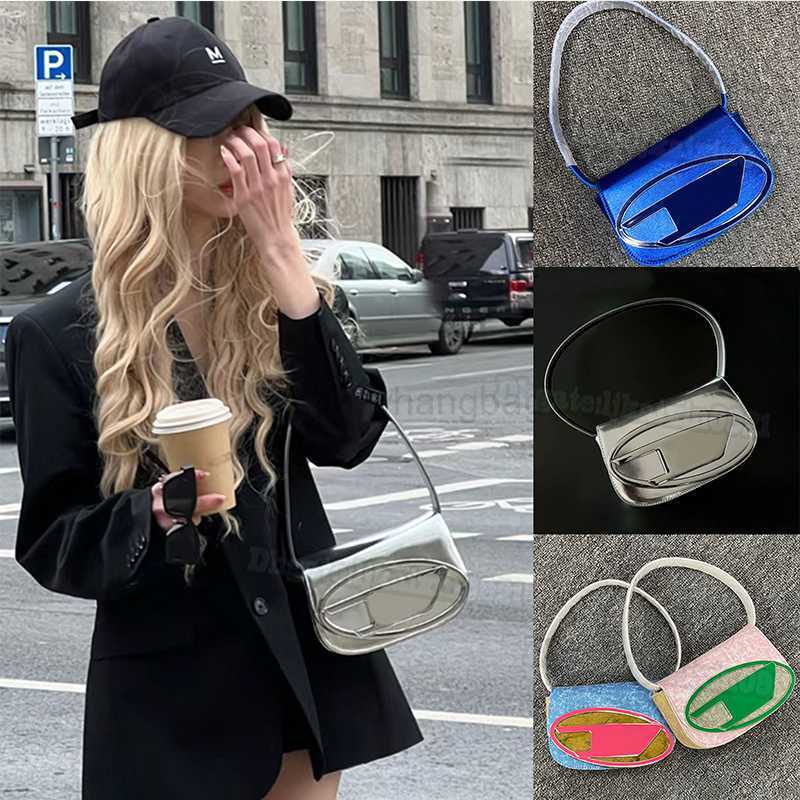 quality Shoulder 7A bag Women's men Handbags tote clutch flap Jingle bag crossbody Bags Luxury Designer girl fashion diesels Evening Cases 5TL1, Metallic blue
quality Shoulder 7A bag Women's men Handbags tote clutch flap Jingle bag crossbody Bags Luxury Designer girl fashion diesels Evening Cases 5TL1, Metallic blue