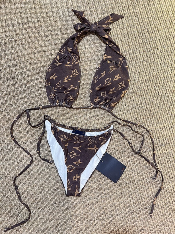 2023 Women' Swimwear F Sexy Designer Swimsuit Solid Bikini Set Textile Low Waist Bathing Suits Beach Wear Swimming Suit for Women Sexy One Piece 0KL7
2023 Women' Swimwear F Sexy Designer Swimsuit Solid Bikini Set Textile Low Waist Bathing Suits Beach Wear Swimming Suit for Women Sexy One Piece 0KL7