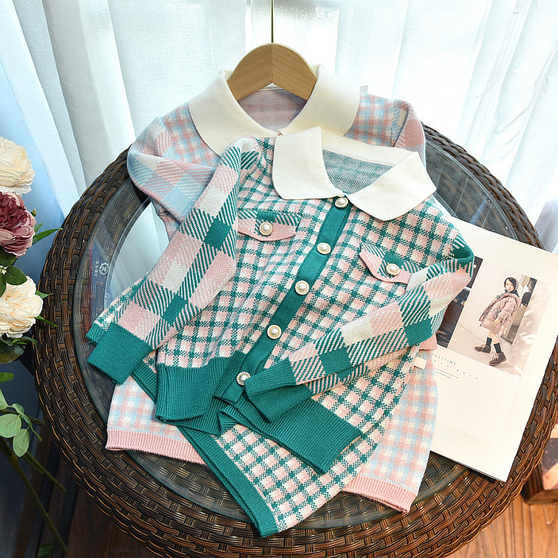 Clothing Sets Autumn Girls Fashion Set Kids Knitted Sweater Baby Cardigan Plaid Twopiece Little Girl Toddler College Style 230322