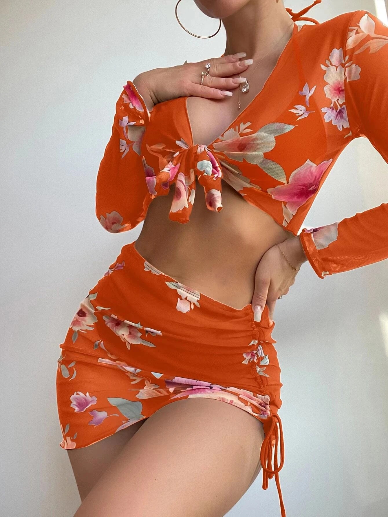 2023 New Sexy Designer Women' Beach bikini set Summer Swimwear yellow sexy Split Four Piece Set Printed Drawstring Lace up Long Sleeve swimsuit bikini blouse
2023 New Sexy Designer Women' Beach bikini set Summer Swimwear yellow sexy Split Four Piece Set Printed Drawstring Lace up Long Sleeve swimsuit bikini blouse