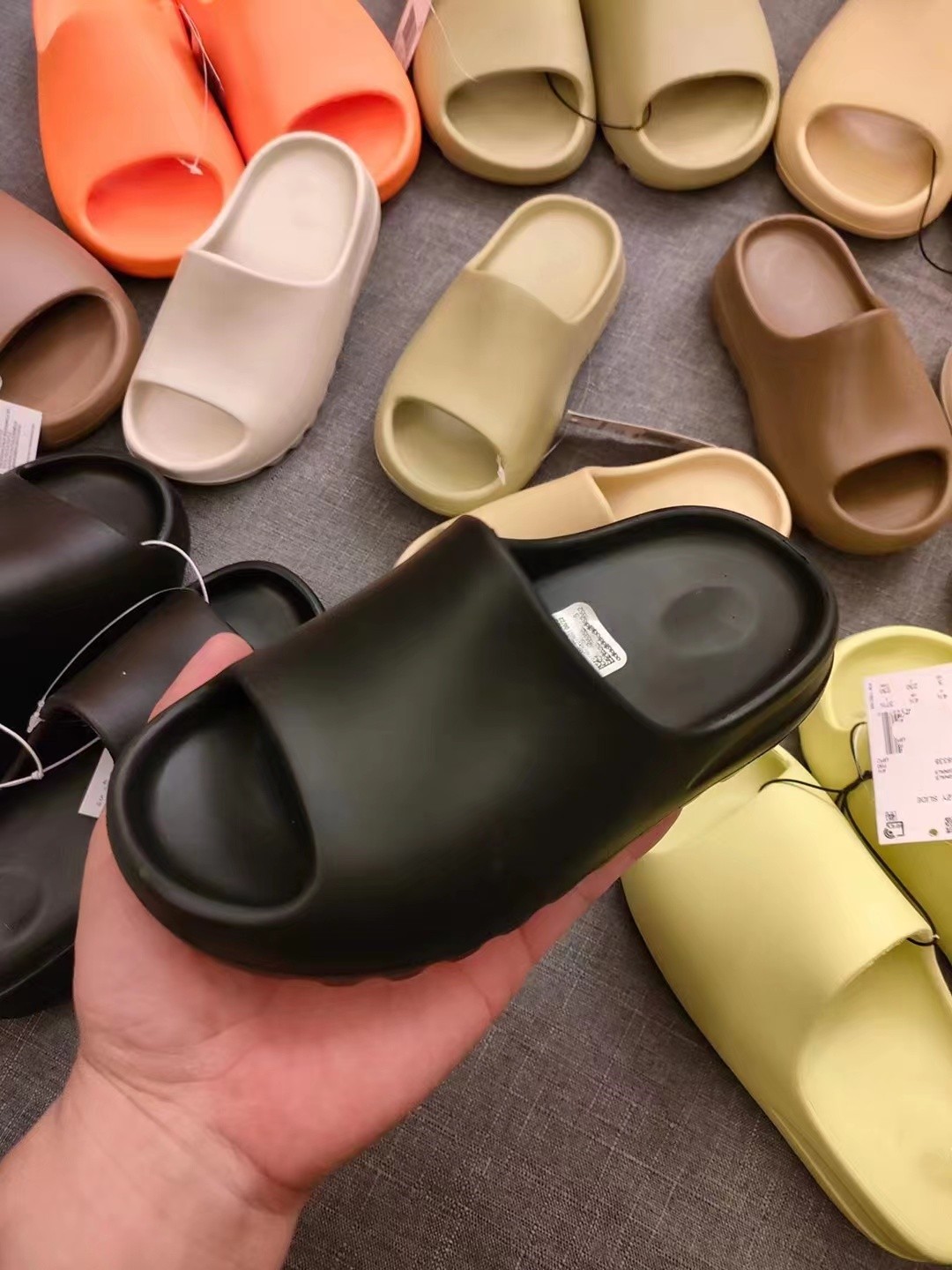 slipper foamrunner kids Designer Mens Women Kid Foam Runner Slides Slipper Orange Pure Cream Clay Desert Sand Mineral sandals famous designer women 26-47 with box, 22
slipper foamrunner kids Designer Mens Women Kid Foam Runner Slides Slipper Orange Pure Cream Clay Desert Sand Mineral sandals famous designer women 26-47 with box, 22