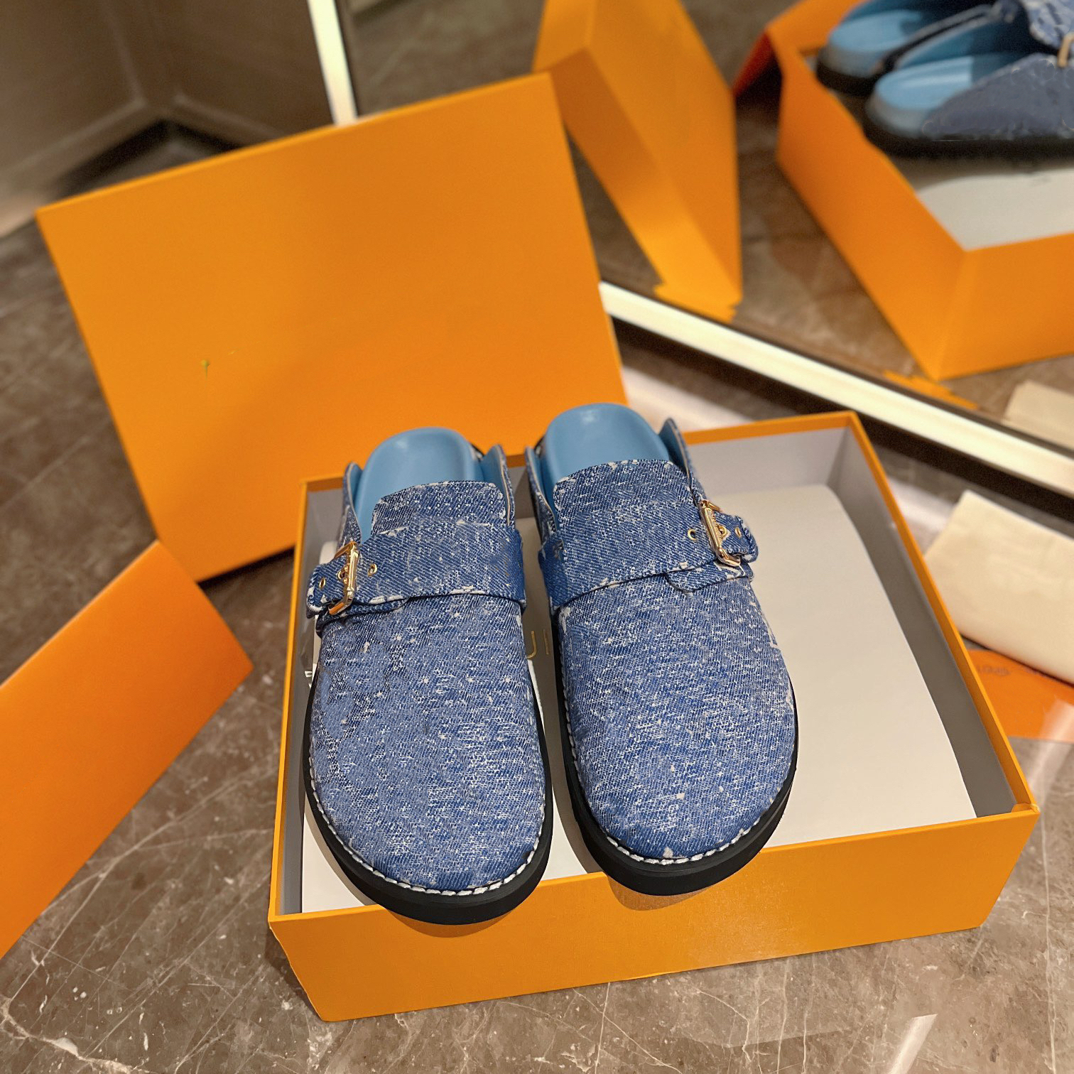 Unisex Denim Cosy Flat Comfort Clogs Slippers Relaxed Summery Look Half Mules Women Designer Slide Sandals, Black
Unisex Denim Cosy Flat Comfort Clogs Slippers Relaxed Summery Look Half Mules Women Designer Slide Sandals, Black