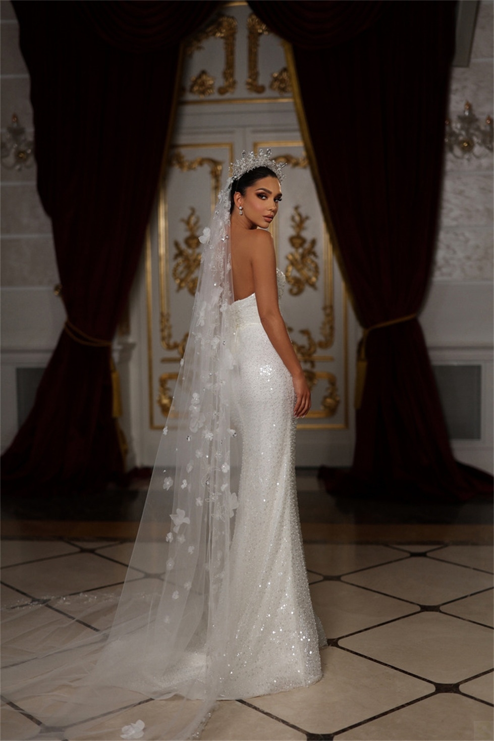 Elegant Mermaid Wedding Dresses Sweetheart Sequined Sleeveless Court Gown Available in Multiple Colors Custom Made Plus Size Bridal Gown Vestidos De N