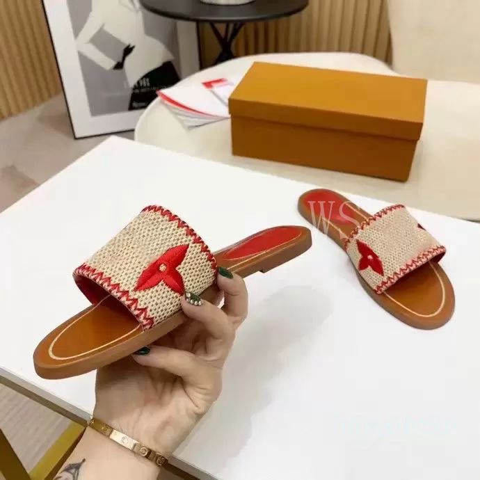 2023 women slippers top quality outdoor banquet Slide shoes pp straw summer leather sandals multicolor flat heel Mule letter Size 35-42
2023 women slippers top quality outdoor banquet Slide shoes pp straw summer leather sandals multicolor flat heel Mule letter Size 35-42