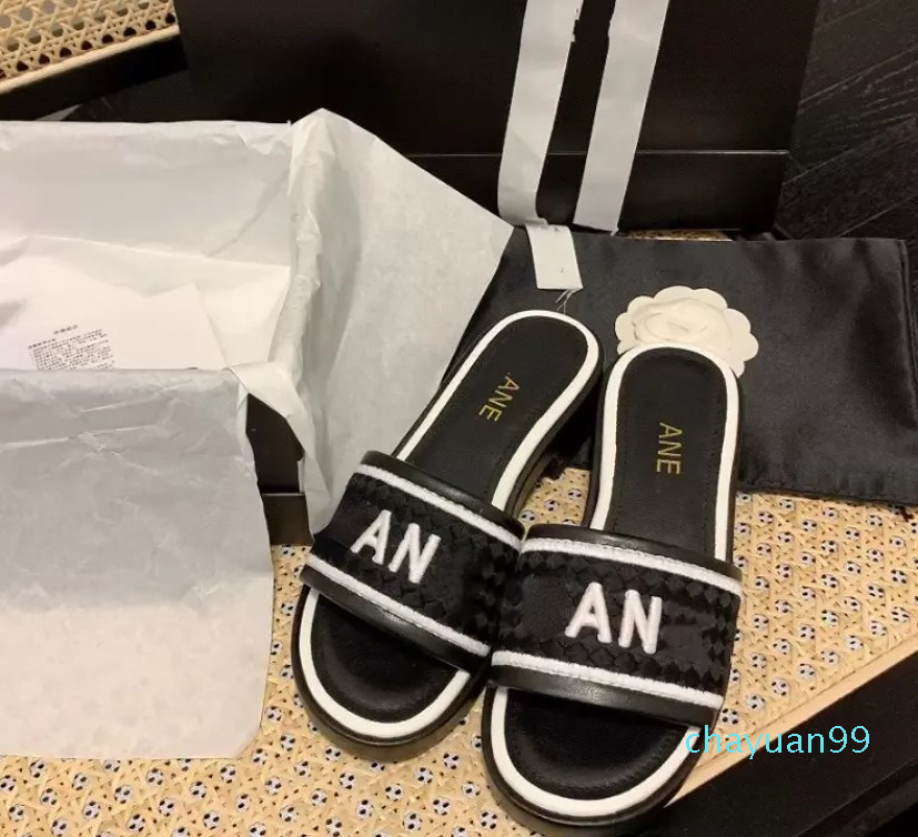 Embroidered Woven Slippers Spring and Summer New Color-blocked Alphabet Rhombus Home Style Sandals 2023, Gold
Embroidered Woven Slippers Spring and Summer New Color-blocked Alphabet Rhombus Home Style Sandals 2023, Gold
