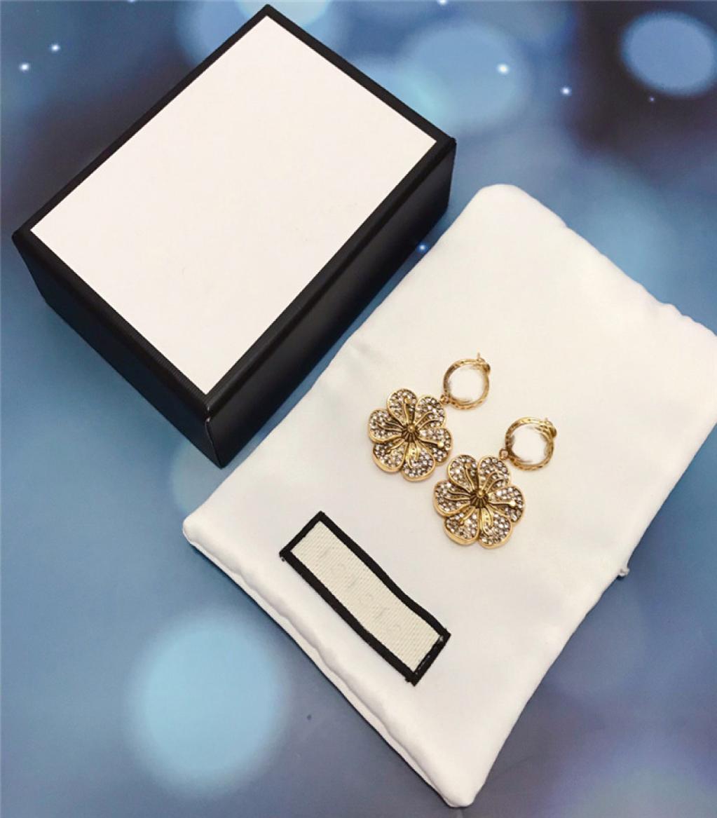 Diamond Flower Earrings Letter Crystal Earrings Luxury Special Earrings All Match Occasion Ladies Jewelry Luxury Charm7373780
Diamond Flower Earrings Letter Crystal Earrings Luxury Special Earrings All Match Occasion Ladies Jewelry Luxury Charm7373780